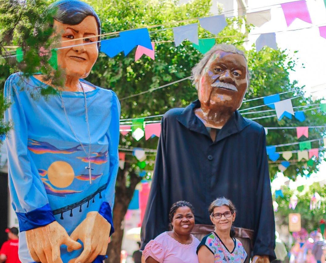 Os bonecões vão invadir a cidade