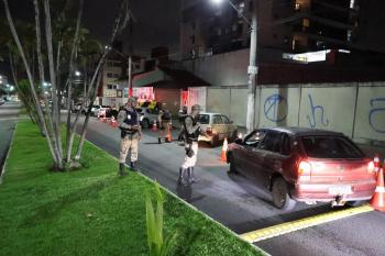 Recusa por bafômetro e veículos sem licenciamento lideram ranking de infrações