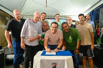 Festa marca início da reforma da praça Primo Bitti, na Ilha de Monte Belo