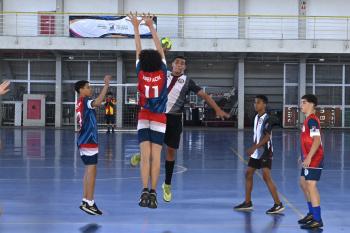 Jemvi: partidas disputadas e muita animação nas finais de Handebol