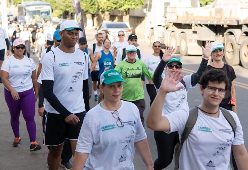 Mais de 800 pessoas participam do caminho do seminaristas neste sábado