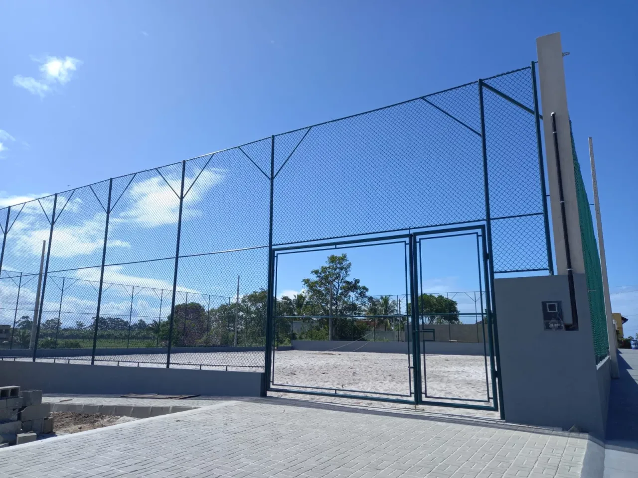Prefeitura inaugura campo de futebol de areia em Nova Anchieta
