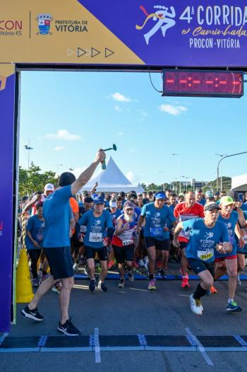 Corrida do Procon arrecada mais de uma tonelada em alimentos
