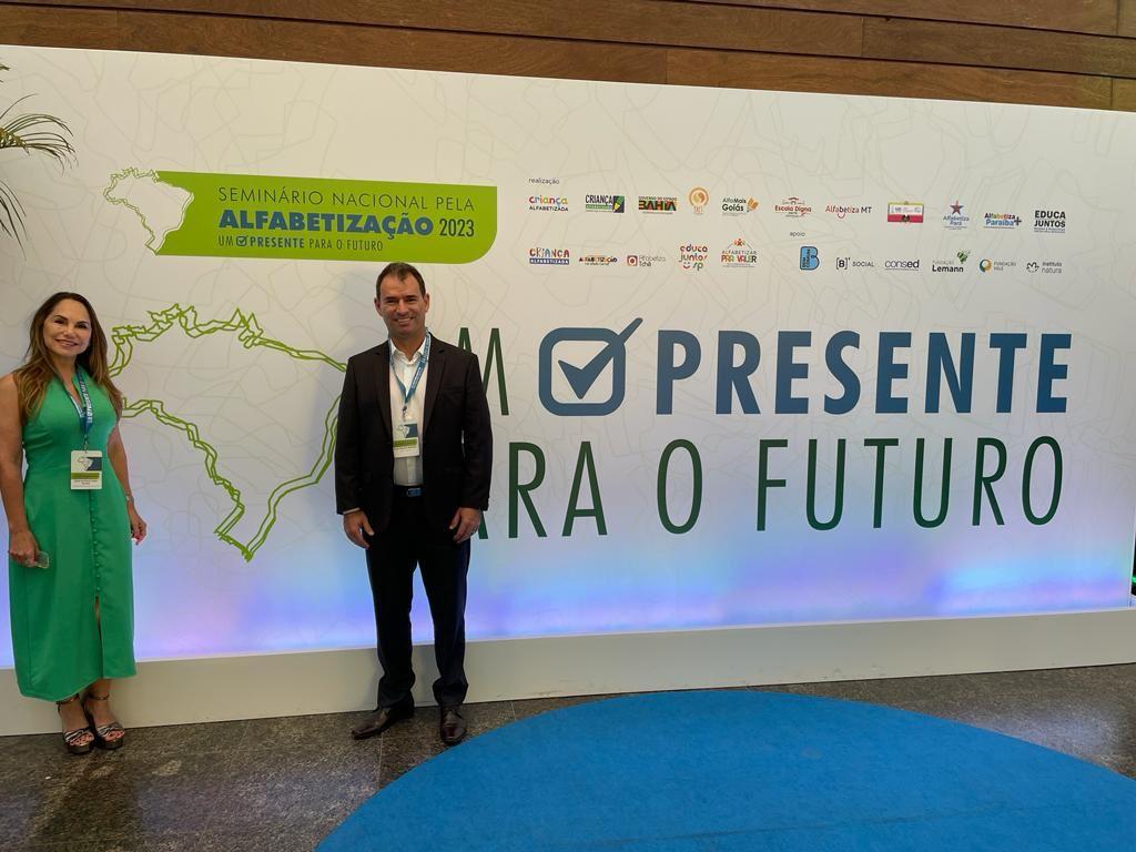 Linhares marca presença no Seminário Nacional pela Alfabetização, em Brasília