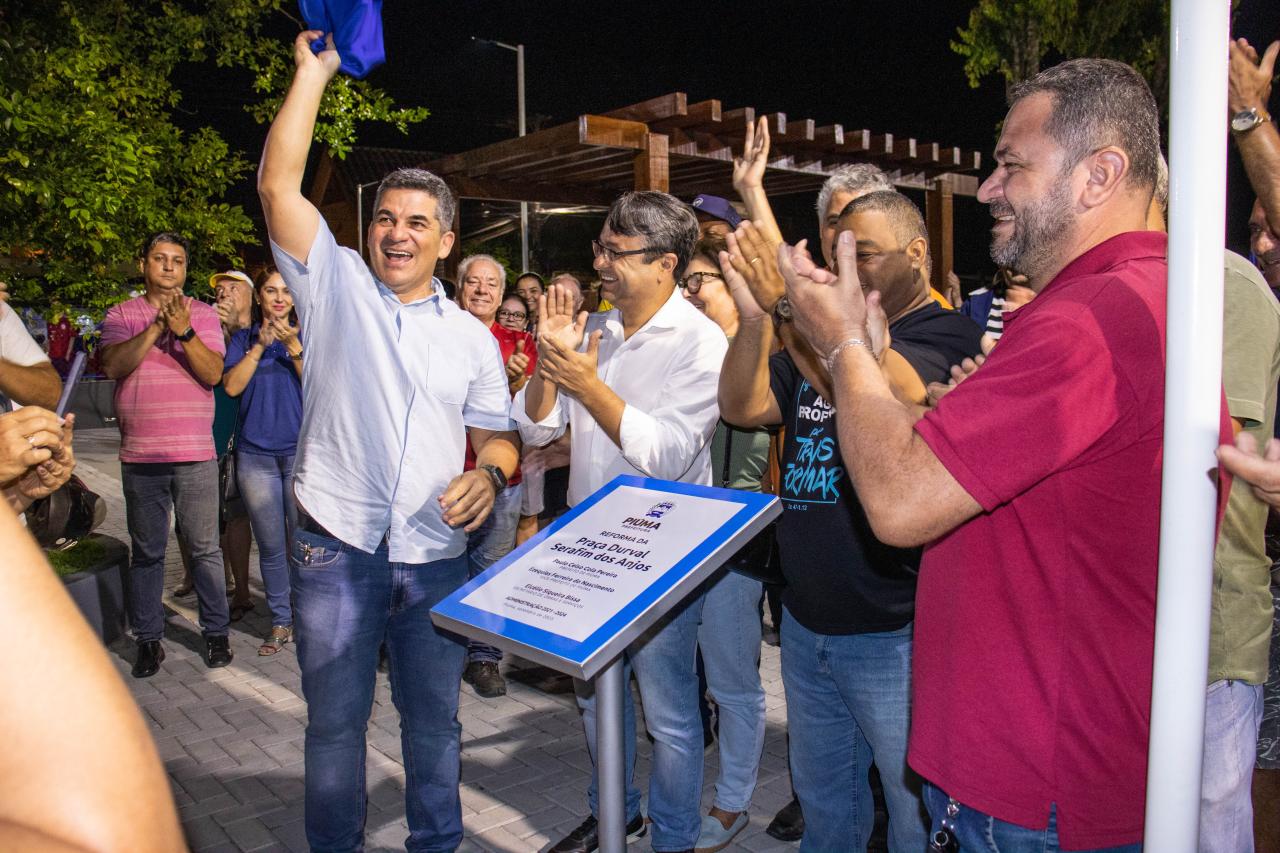 Prefeitura entrega obra de revitalização da Praça Durval Serafim dos Anjos e dá Ordem de Serviço para pavimentação do bairro Acaiaca
