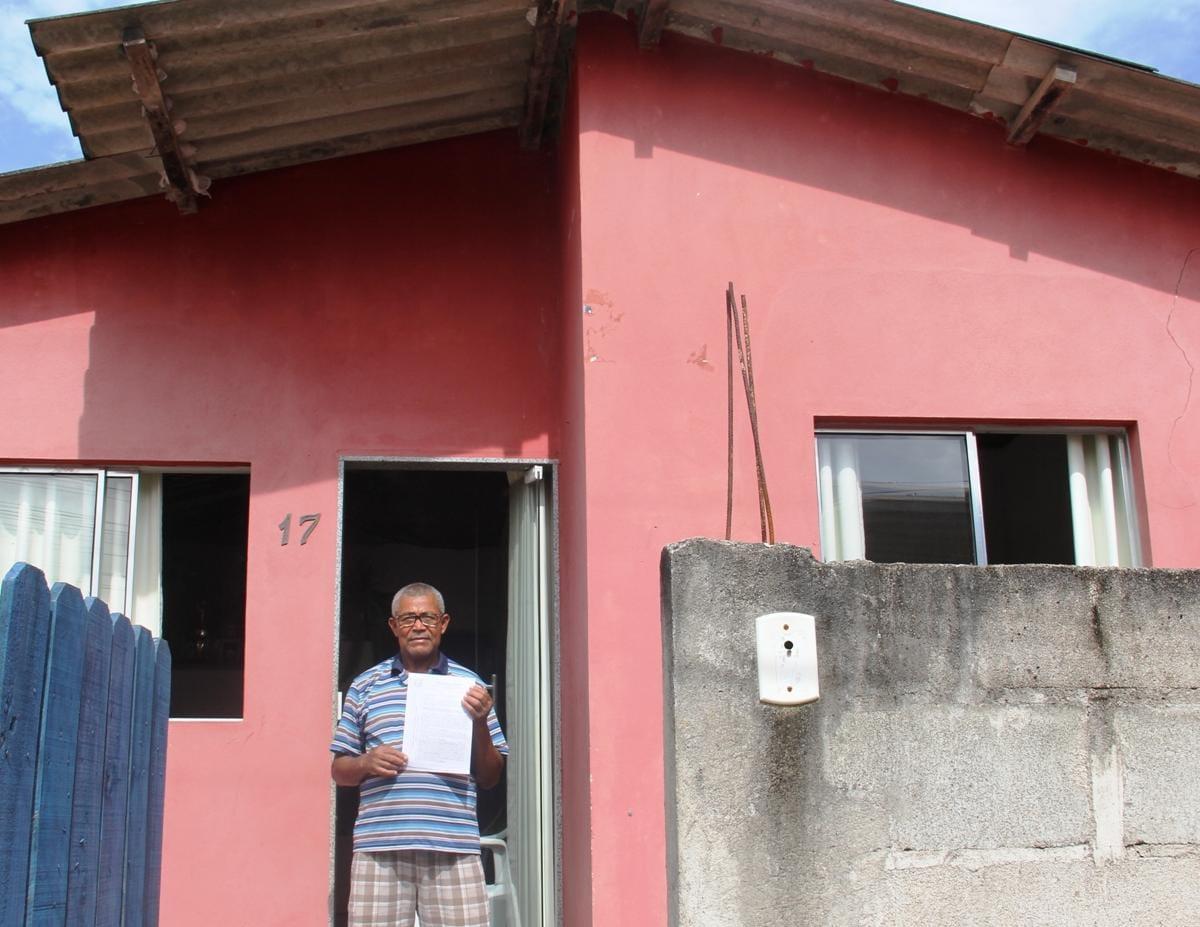 Famílias de Nova Anchieta recebem escritura definitiva do imóvel