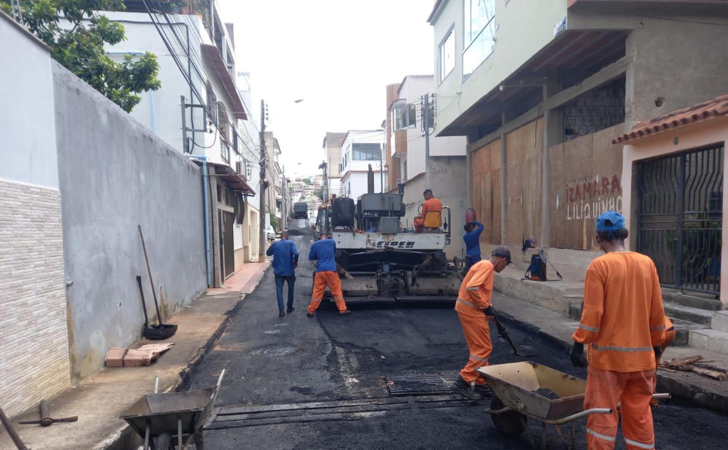 Mais 17 ruas de Colatina recebem novo asfalto pelo programa Minha Nova Rua