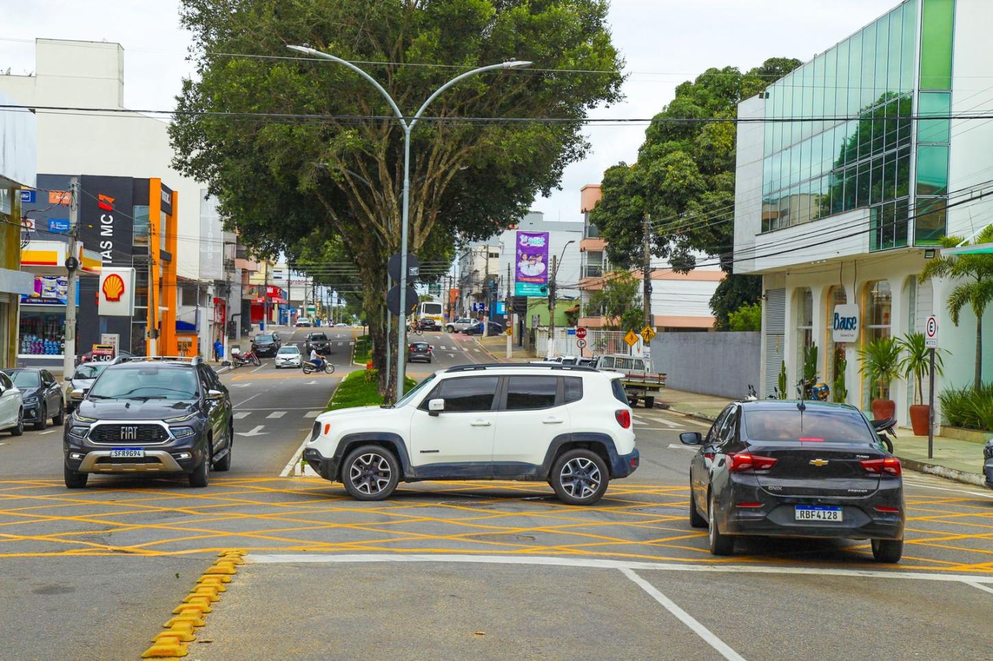 Reforço de sinalização leva mais segurança para trânsito de Linhares