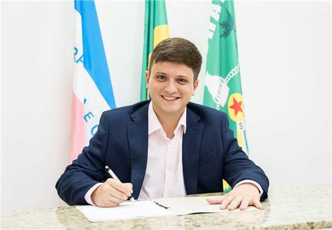 Alfredo Chaves publica decreto para organização administrativa e financeira