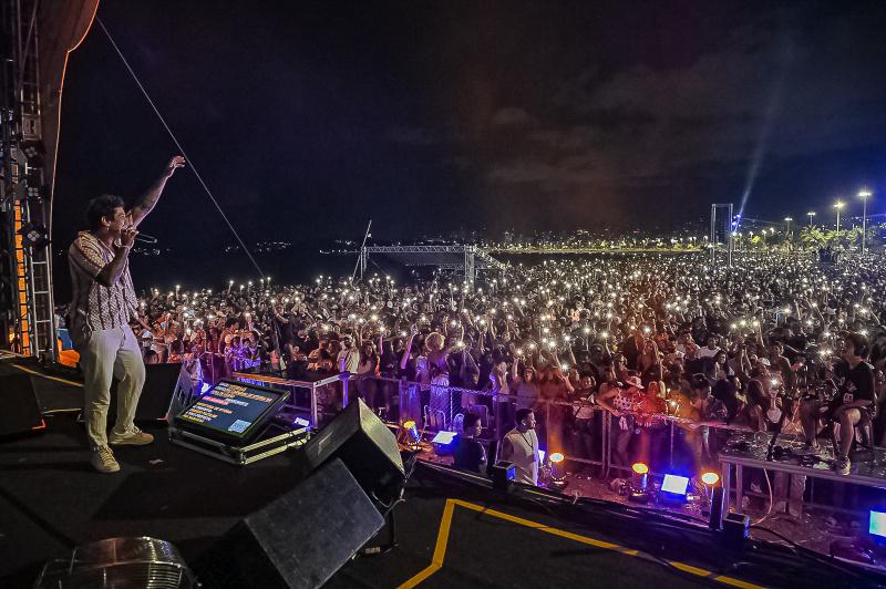 Pré-Carnaval na Arena de Verão arrasta multidão e faz história em Vitória