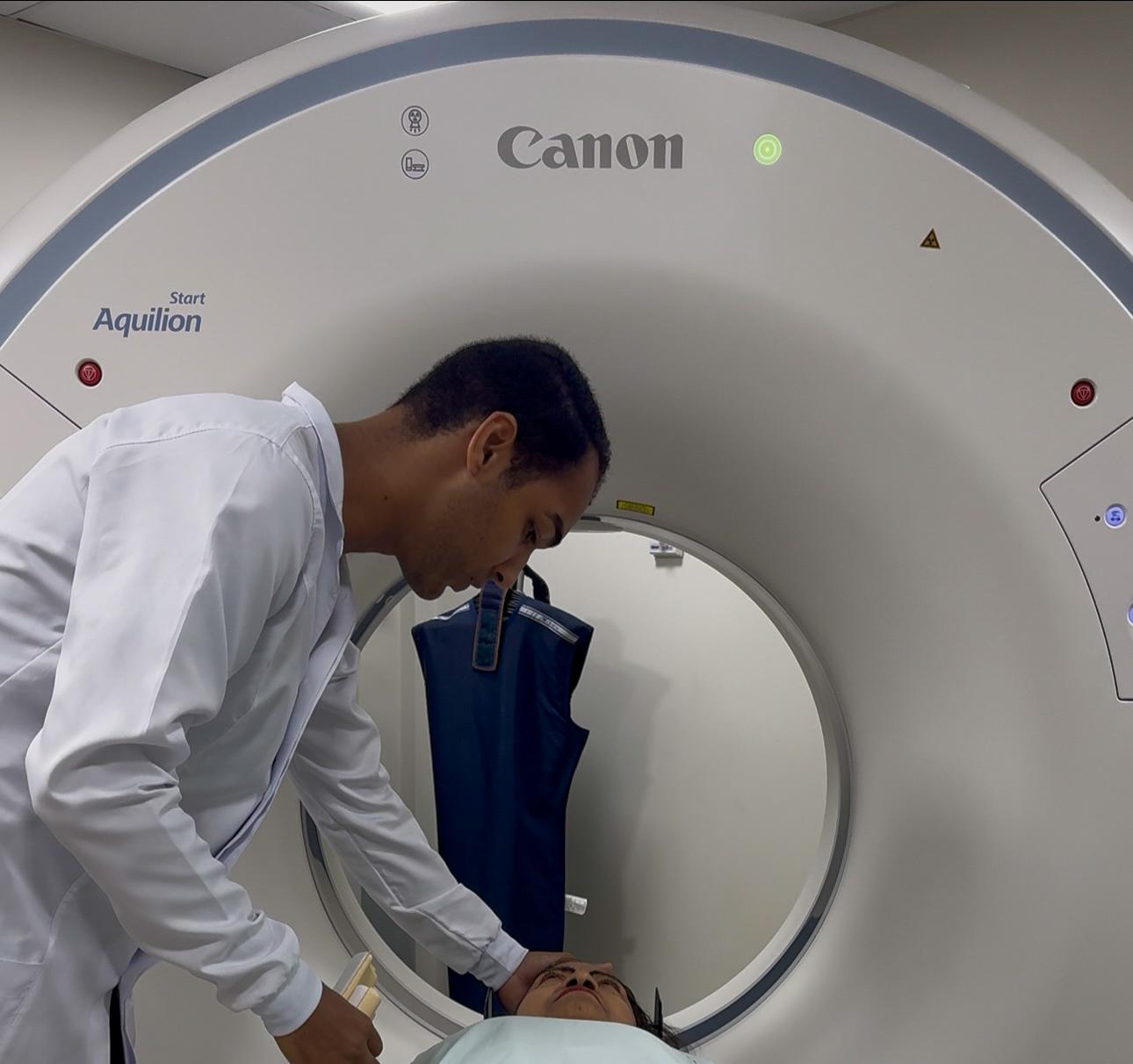 Saúde + Perto de Casa: 1,2 mil pacientes de Linhares que aguardavam por tomografia já realizam o exame no HGL