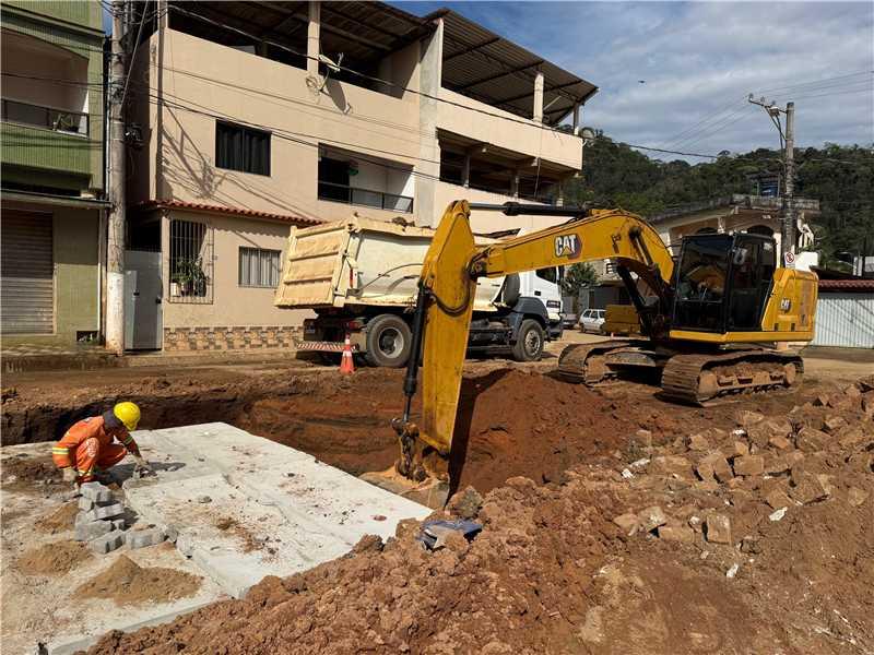 Obras de macrodrenagem no bairro Macrina entram na fase final