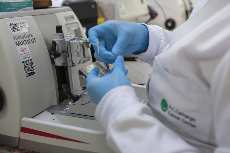 Cura de câncer de próstata pode chegar a até 98%