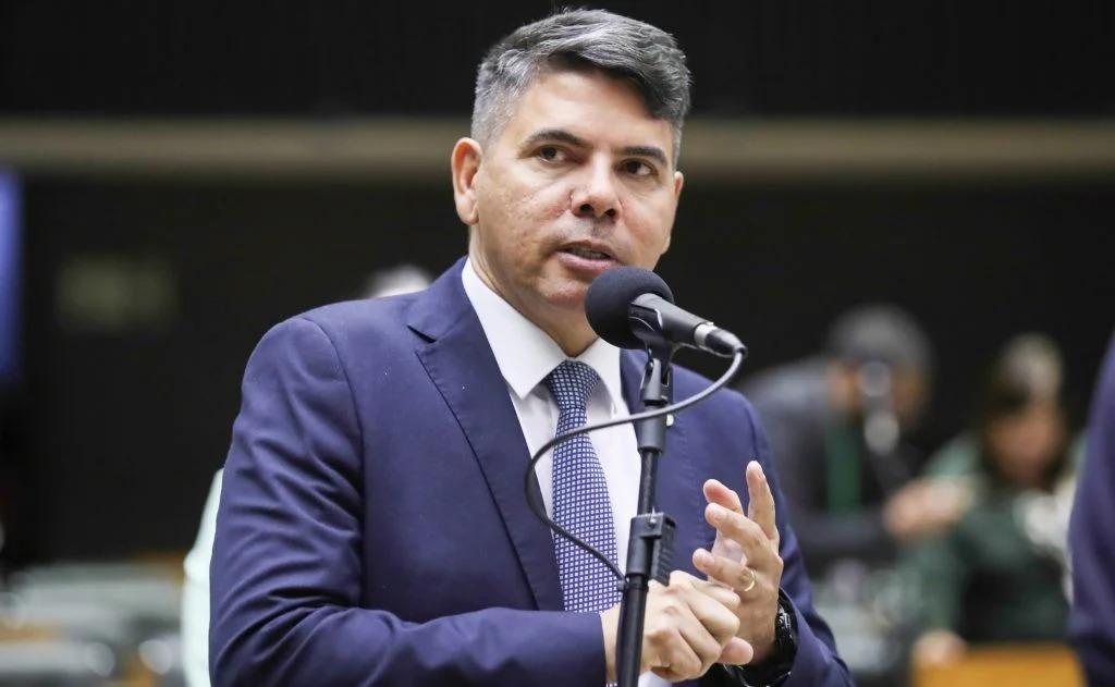 Fim do voto para presos: PL Antifacção avança com emenda do deputado federal Messias Donato