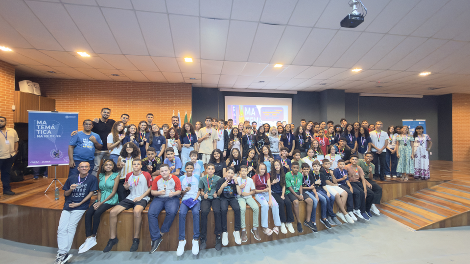 Alunos destaque em Matemática são premiados e participam de encontro olímpico em São Mateus