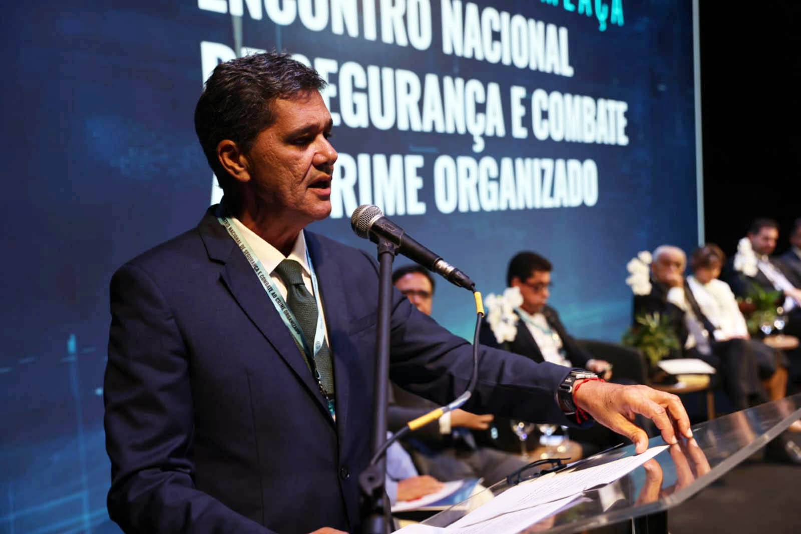 Governador defende legislação mais dura para combater crime em parceria com a União