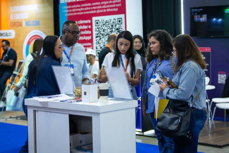 Metodologia visa apoiar gestores na avaliação de programas bilíngues e evolução real dos alunos