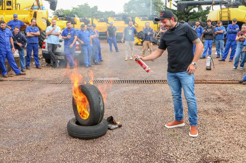Novo formato de extintor em spray propõe nova relação com a prevenção de incêndios domésticos