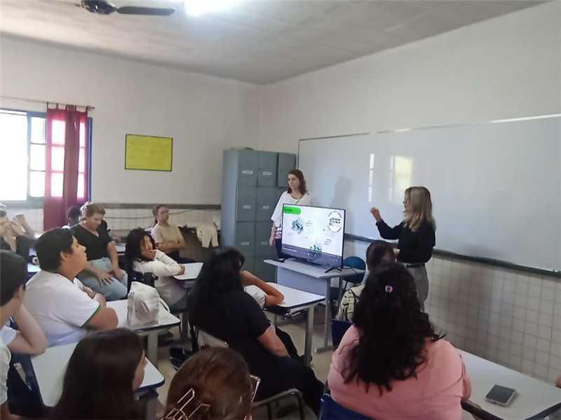 Alfredo Chaves recebe projeto de ciência e tecnologia nas escolas