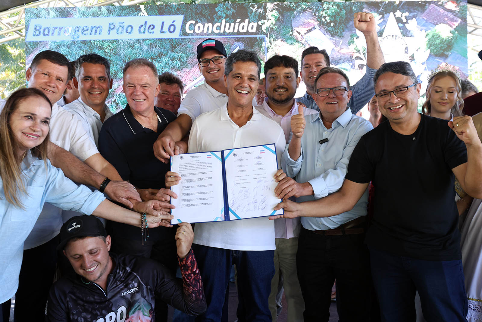 Governador Ricardo anuncia pacote de investimentos e inaugura obras em Laranja da Terra