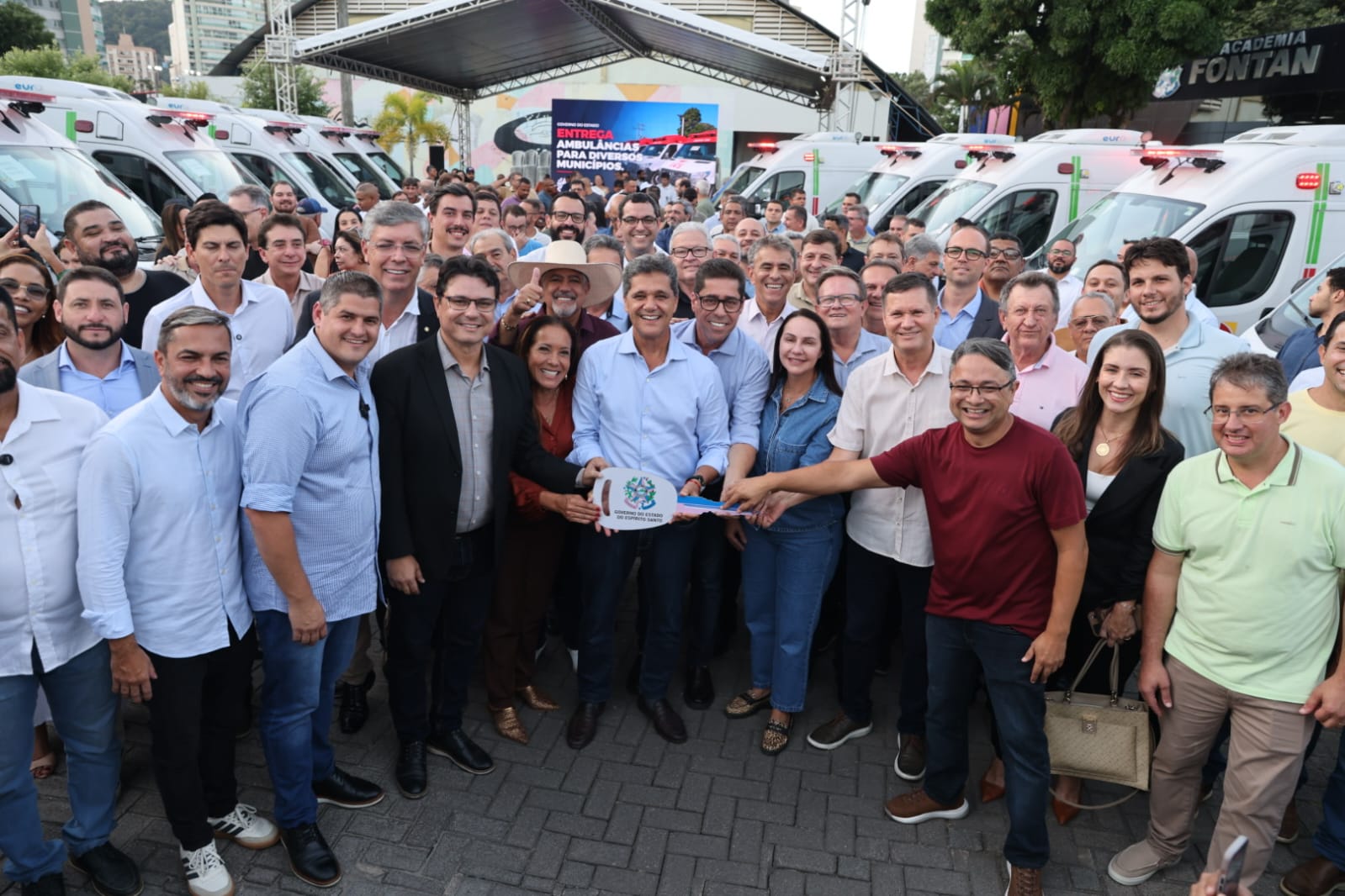 Governo do Estado entrega 21 novas ambulâncias a municípios capixabas