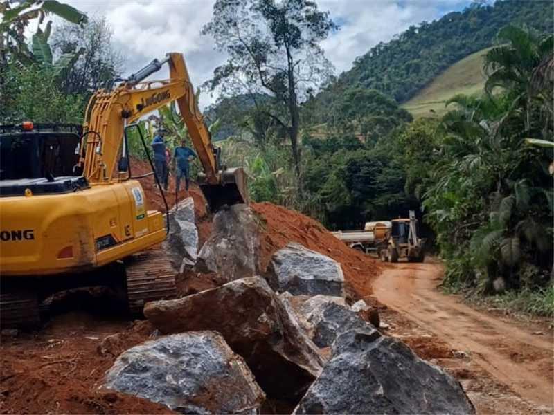 Prefeitura amplia estrada do Gavião para garantir execução completa da pavimentação