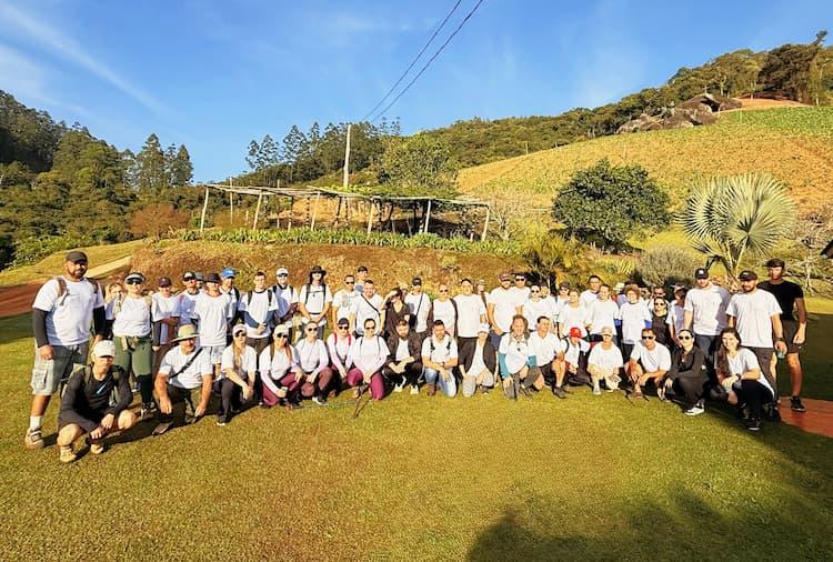 1ª Subida ao Monte Redentor reuniu cerca de 80 participantes e revelou belezas da região