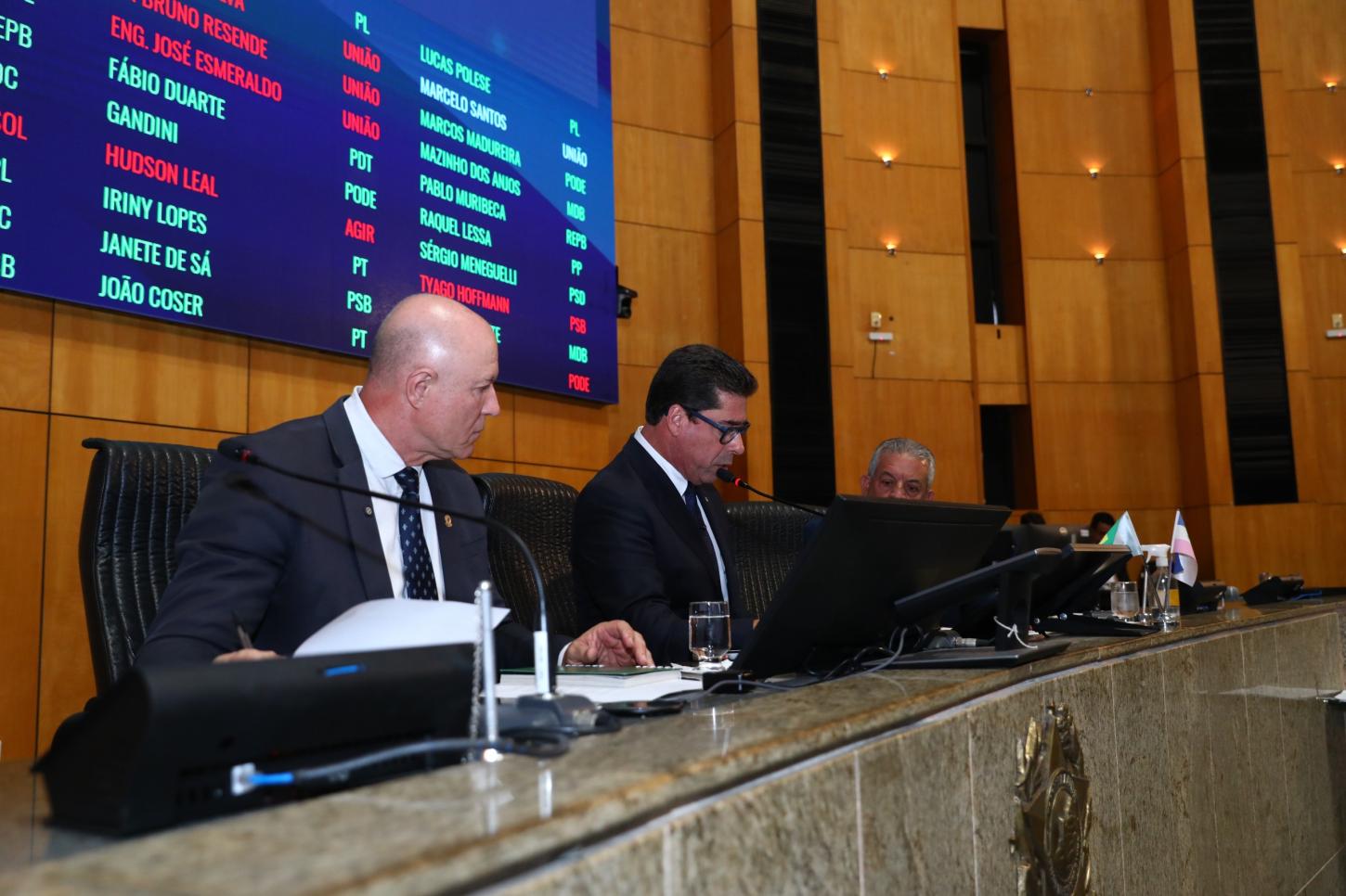 Ales aprova projeto que garante alimentação escolar a professores da rede estadual