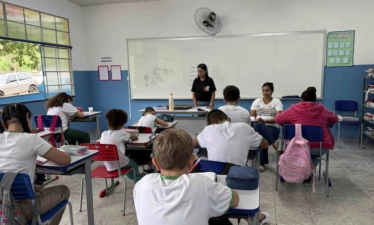 Alfredo Chaves Prefeitura propõe programa para valorizar escolas e profissionais da educação em Alfredo Chaves