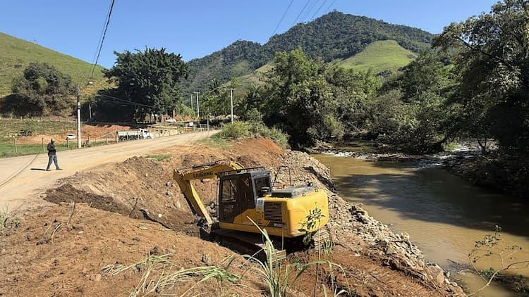 Estrada do Gavião recebe obras de alargamento para segunda etapa da pavimentação