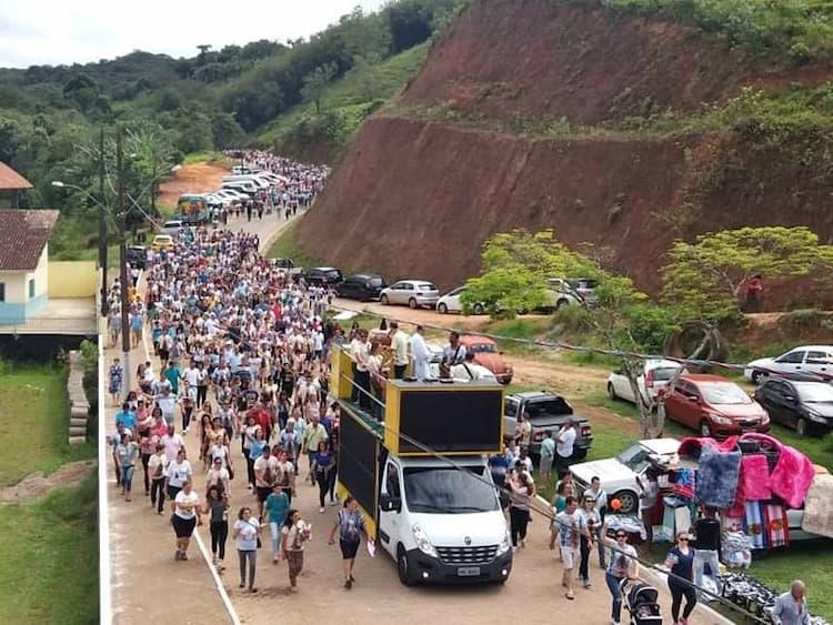 Romaria e caminhada em homenagem a Nossa Senhora Aparecida em Alfredo Chaves