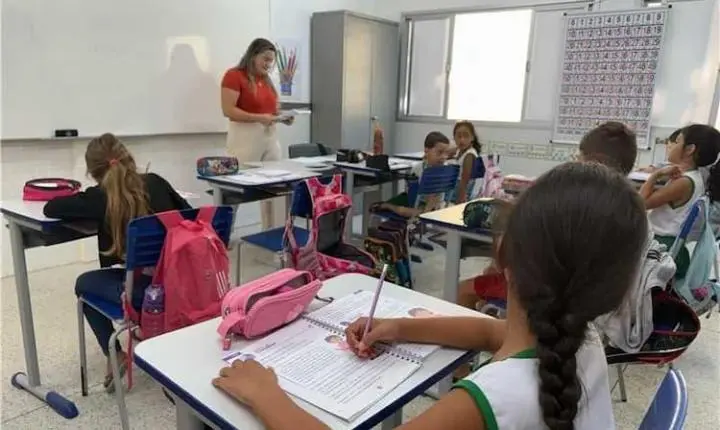 Alfredo Chaves institui Política Municipal de Alfabetização com lei sancionada no Dia do Professor