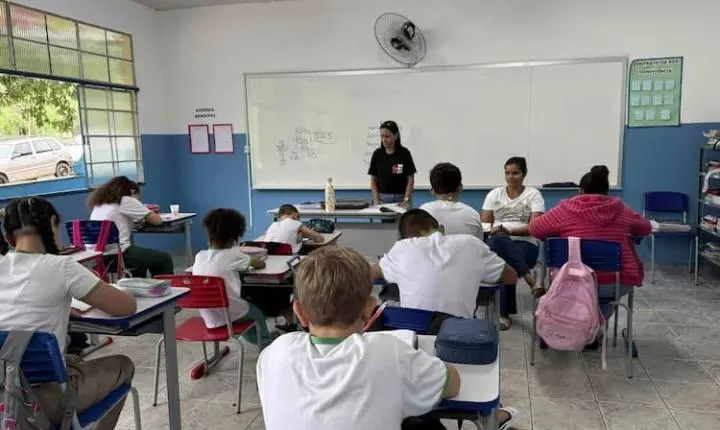 Alfredo Chaves Prefeitura propõe programa para valorizar escolas e profissionais da educação em Alfredo Chaves