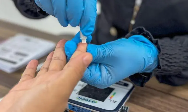 Armazenamento inadequado e aplicação incorreta estão entre erros mais comuns na medição da glicose