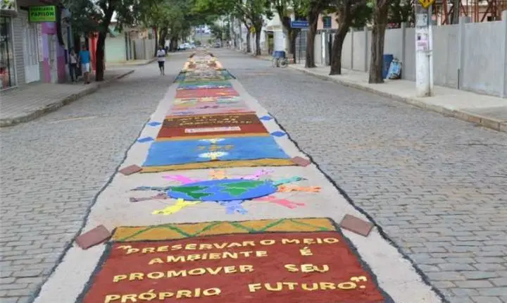 Avenida principal de Alfredo Chaves vai receber tapetes de Corpus Christi