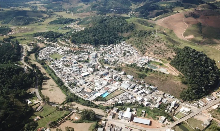 Bandes, Sebrae e Prefeitura de Dores do Rio Preto promovem encontro para fortalecer o turismo em Pedra Menina