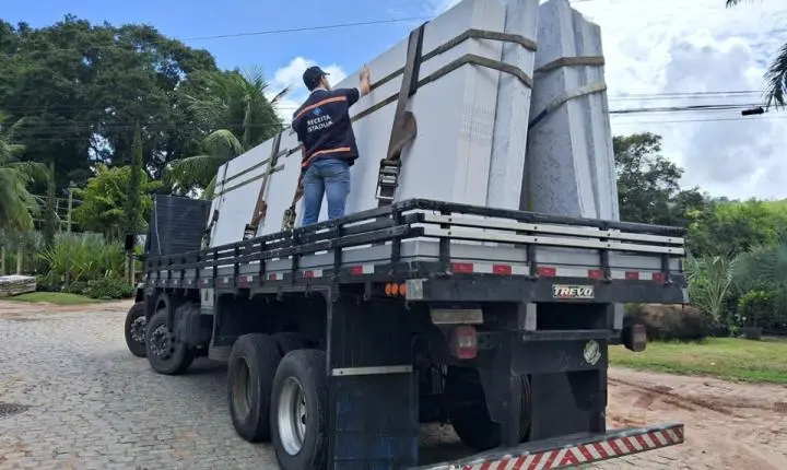 Blitz flagra transporte de rochas ornamentais sem documentos fiscais em Cachoeiro de Itapemirim