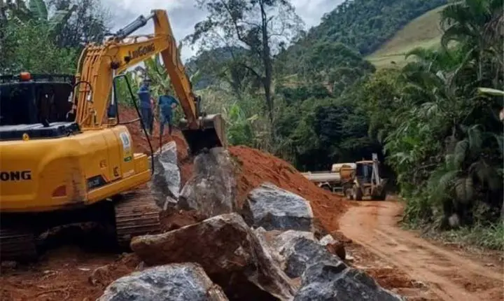 Prefeitura amplia estrada do Gavião para garantir execução completa da pavimentação