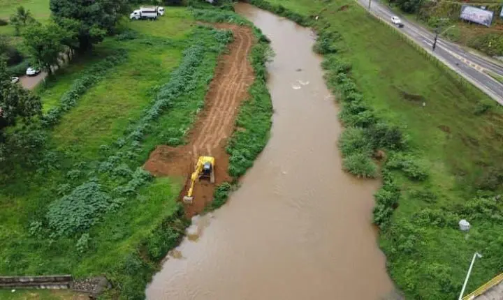 Prefeitura de Alfredo Chaves inicia desassoreamento do Rio Benevente