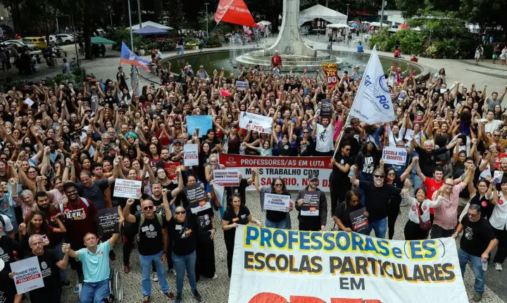 Professores de escolas particulares do Rio fazem greve de 24 horas