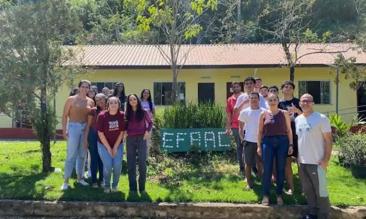 Roda de conversa sobre Nota Fiscal Fácil e Reforma Tributária com alunos do Mepes