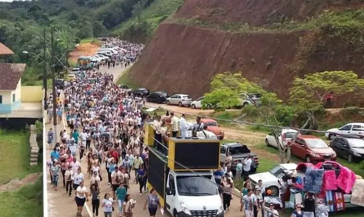 Romaria e caminhada em homenagem a Nossa Senhora Aparecida em Alfredo Chaves