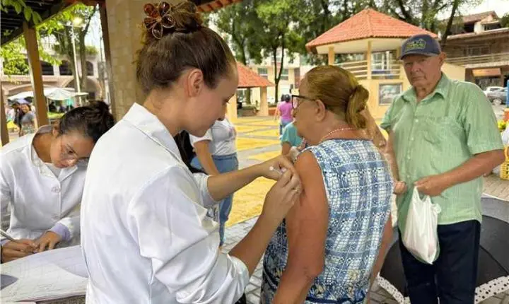 Vacina contra gripe disponível para maiores de 06 meses